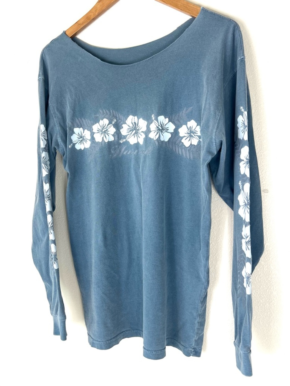 Vintage 90s Y2K Long Sleeve Blue Hawaiian Floral Graphic Women's Top - Picture 2 of 7